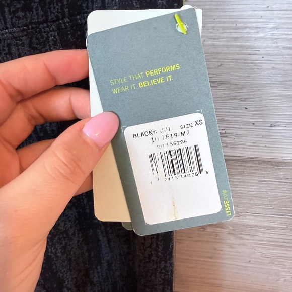 NWT Lyssé High Waist Leggings XS Black Ash Abstract Print Shaping - Picture 8 of 8